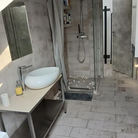 Apartament 8x8 Tetoter *