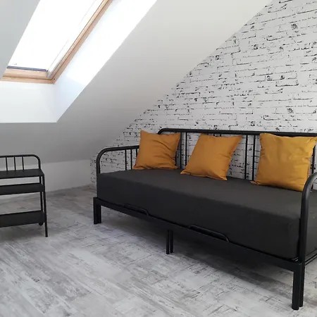 8x8 Tetőtér Appartement