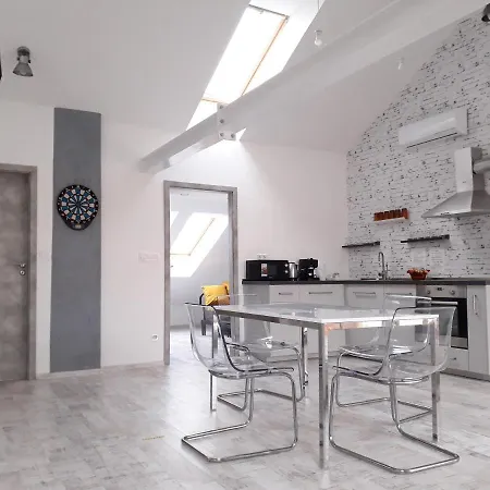 8x8 Tetőtér * Szeged